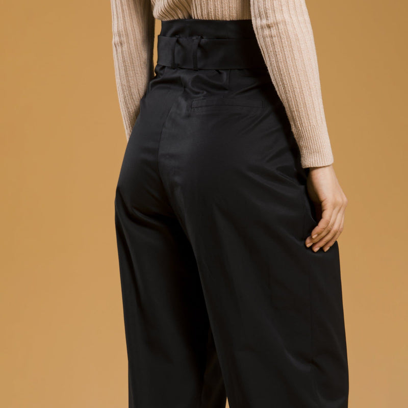 Outer Wear Women's Regular Fit Cotton Carrot Pants (S010-M-Black_Black_M) :  : Fashion